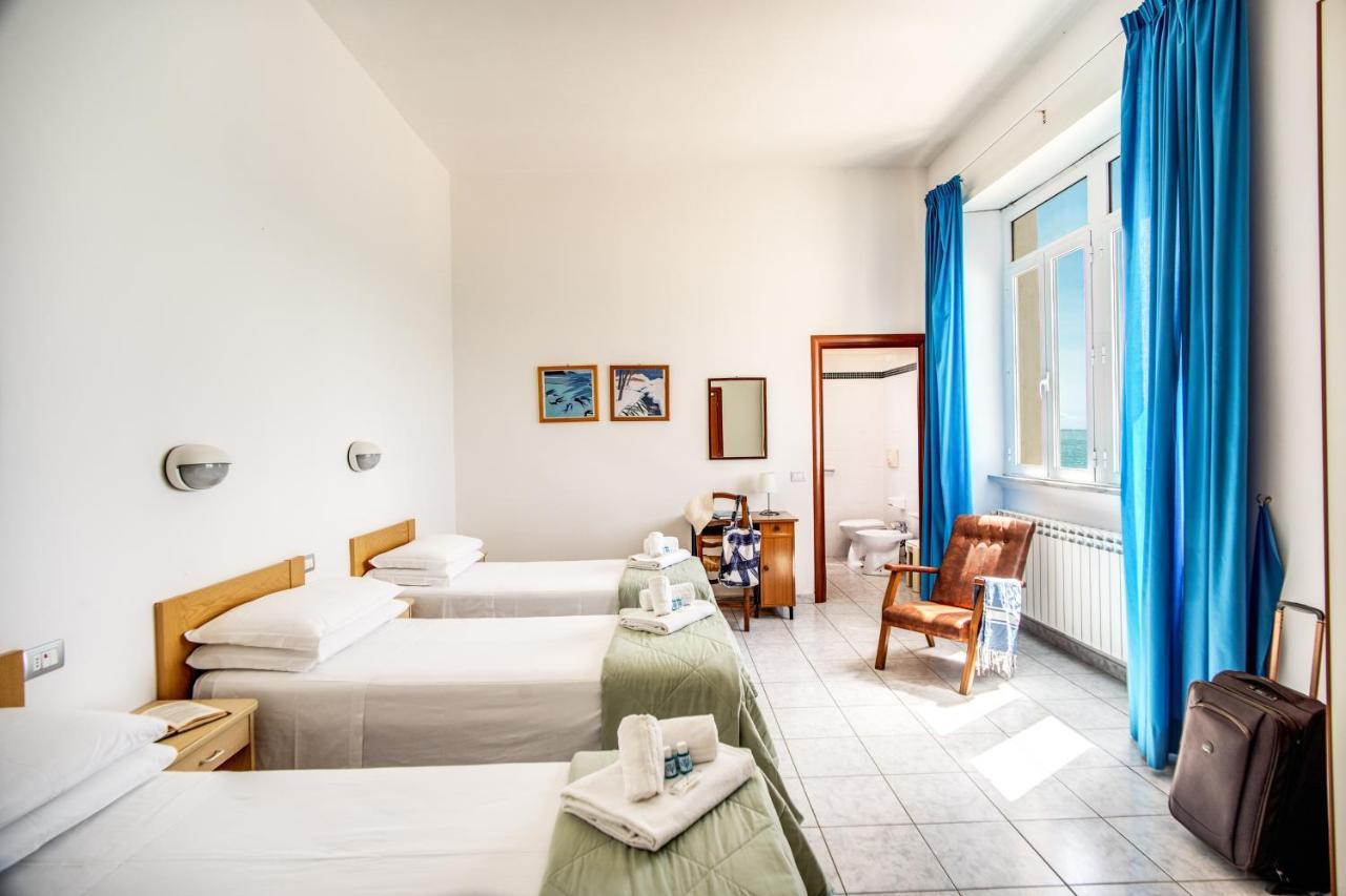 Villa Mg Hotel Santa Marinella Eksteriør bilde