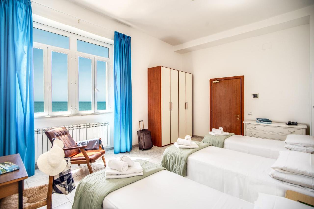 Villa Mg Hotel Santa Marinella Eksteriør bilde