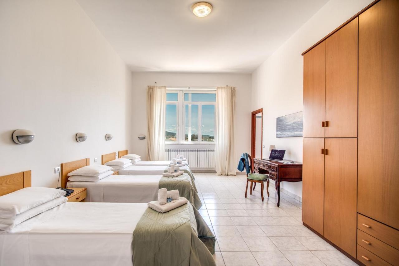 Villa Mg Hotel Santa Marinella Eksteriør bilde