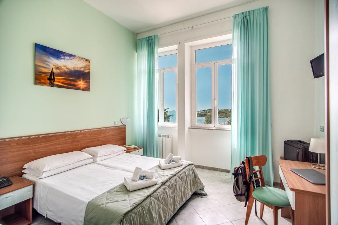 Villa Mg Hotel Santa Marinella Eksteriør bilde