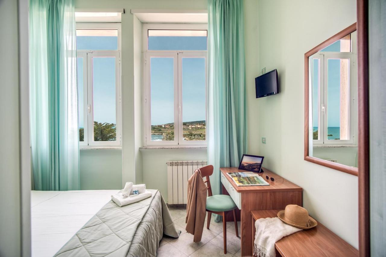 Villa Mg Hotel Santa Marinella Eksteriør bilde