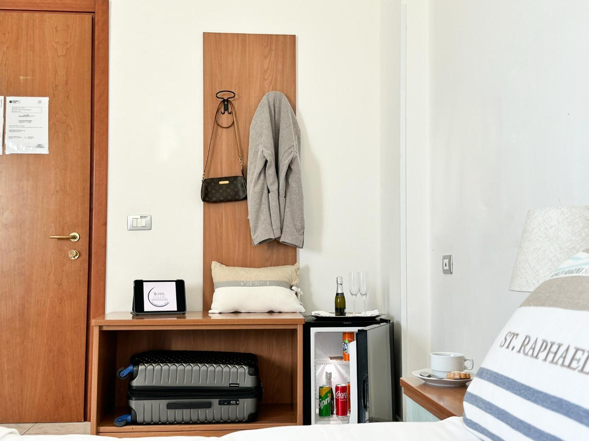 Villa Mg Hotel Santa Marinella Eksteriør bilde