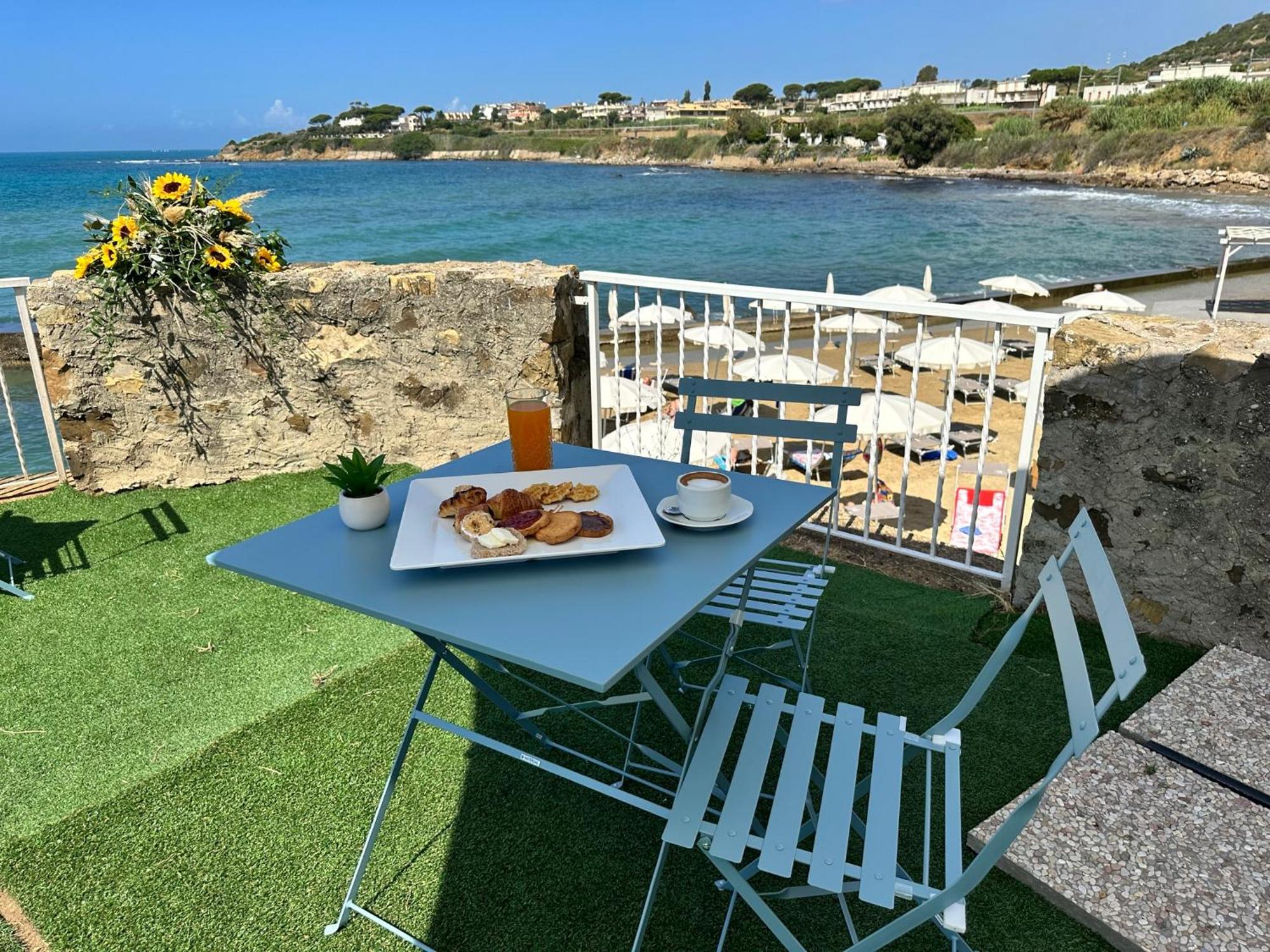 Villa Mg Hotel Santa Marinella Eksteriør bilde