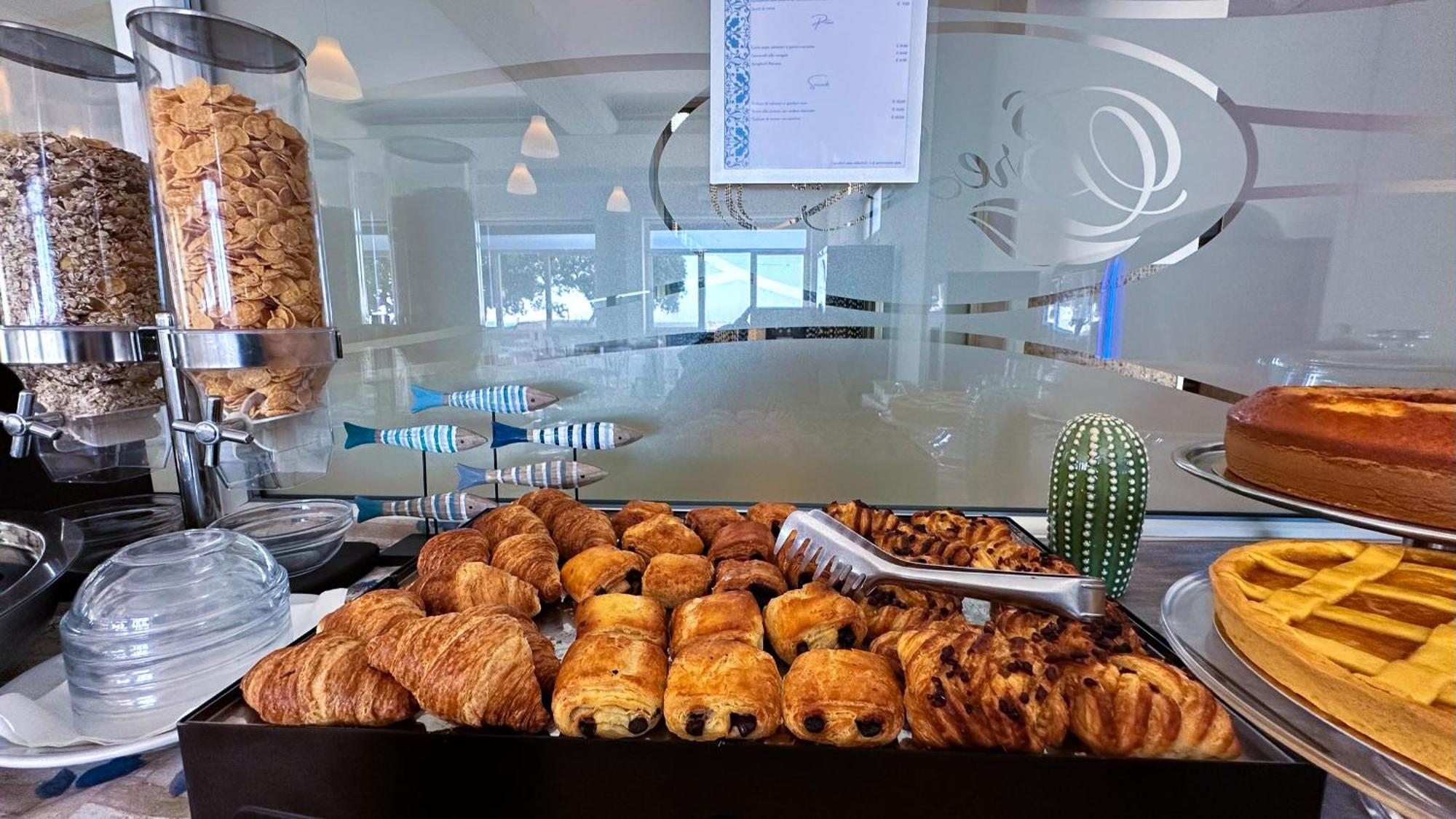 Villa Mg Hotel Santa Marinella Eksteriør bilde